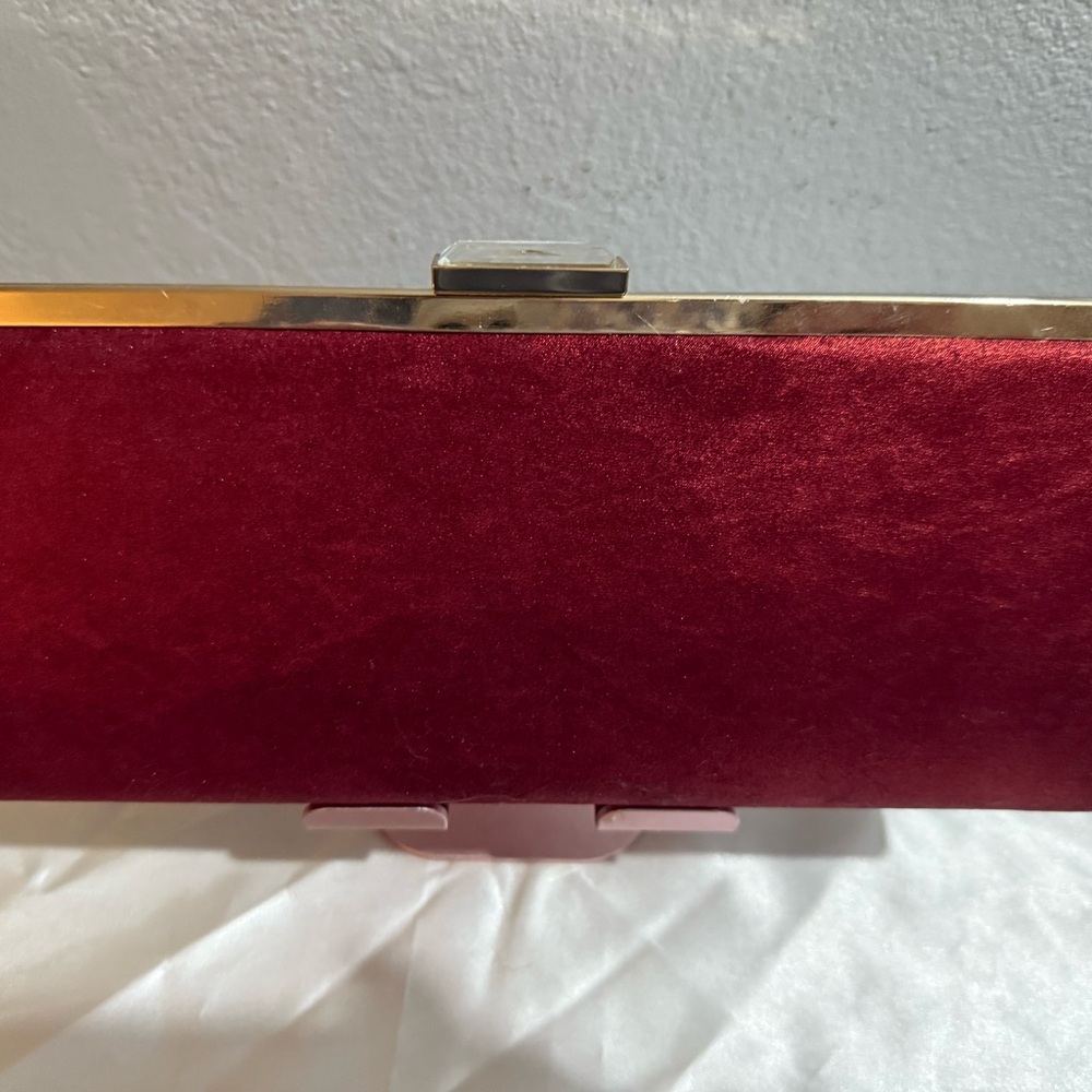 International Concepts Sparkling Red Clutch with Gold Chain (NWT)
